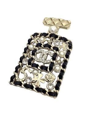 Chanel Cc Logo Clover Brooch Gold-Tone #209536C11B